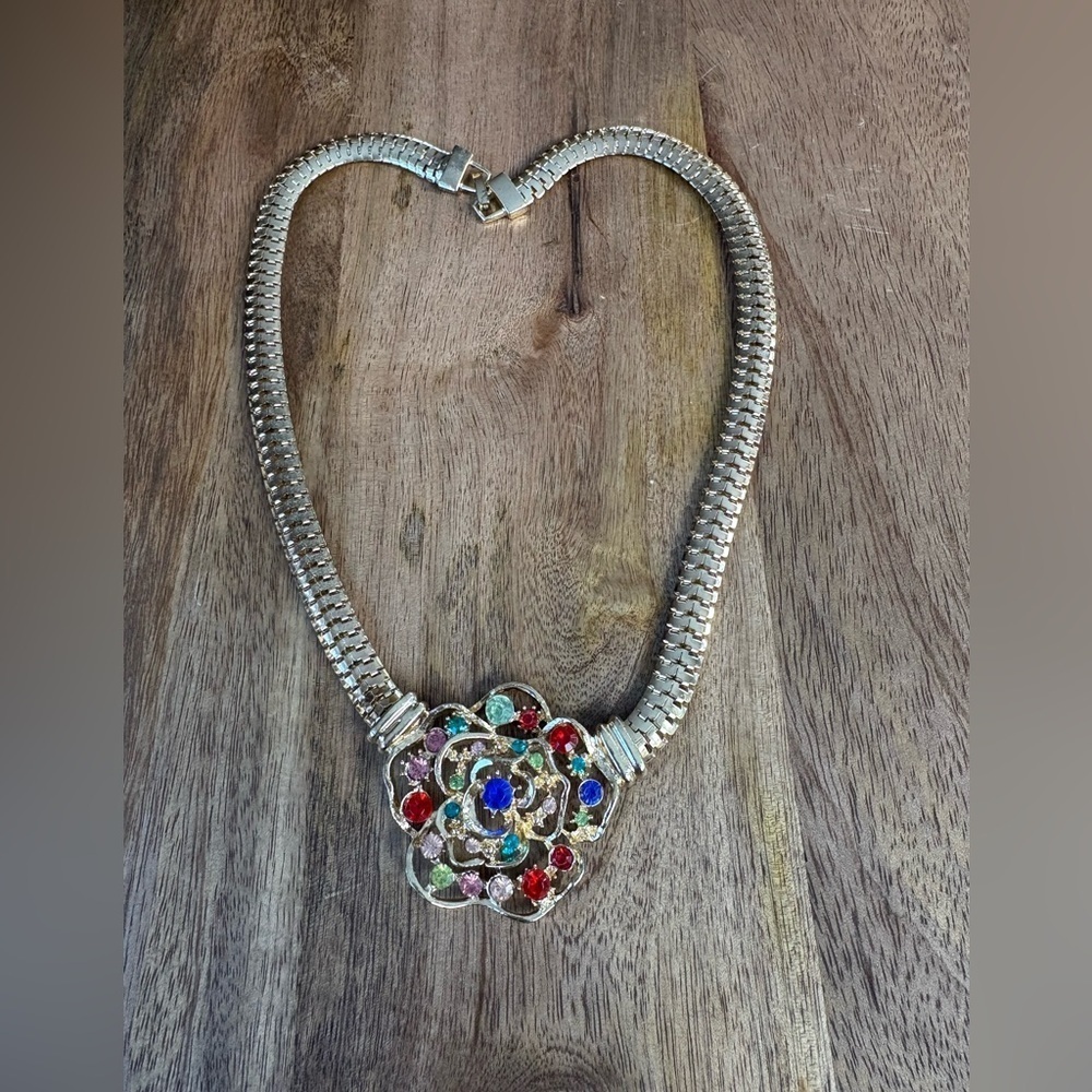 Vintage Gold Tone Statement Necklace Multi Color Rhinestone Rose Flower Collar - Picture 4 of 9